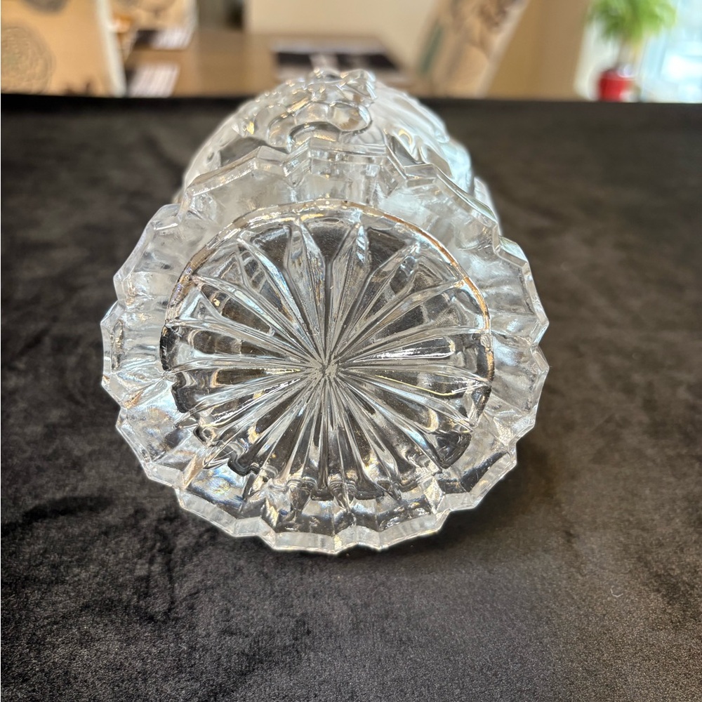 Vintage Cut Glass Decanter For Serving Wine and Spirits - Picture 3 of 4